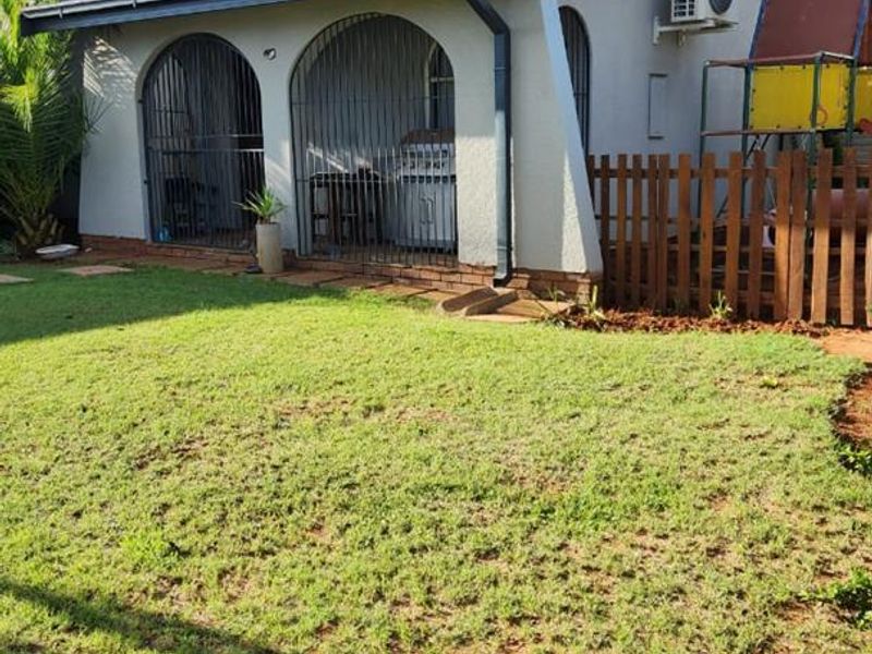 Modern family home in Carters Glen - Photo 4