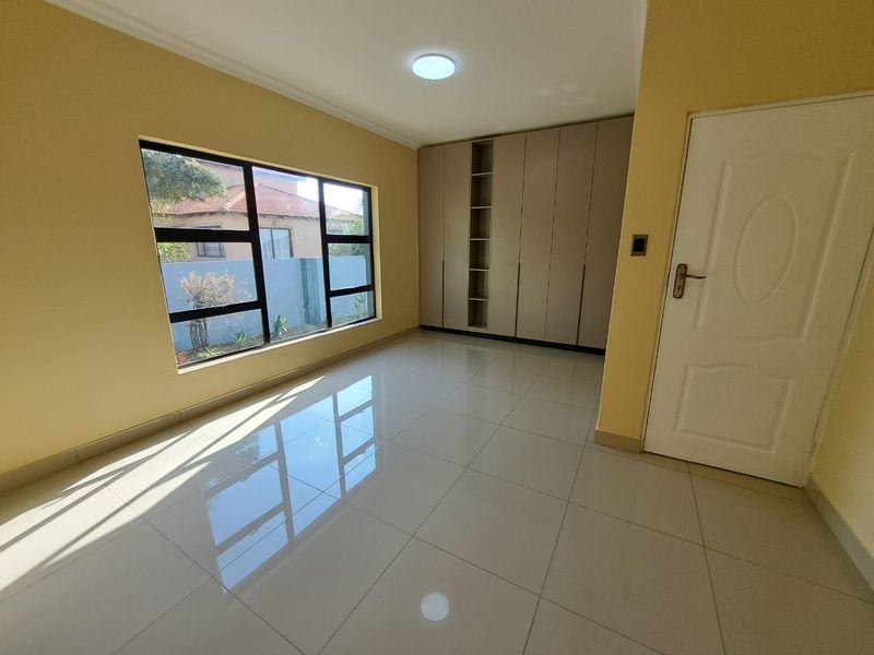 3 bedroom house - Photo 7