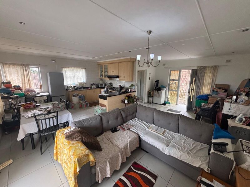 Priced to Sell in Queensburgh! Secure 2-Bed Townhouse with Garage - Photo 6