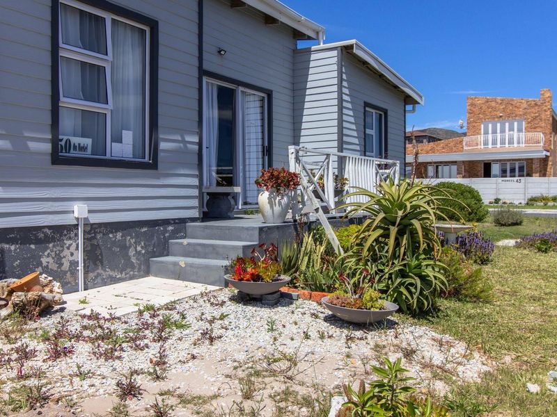 Four Bedroom Holiday Home - De Kelders - Photo 4