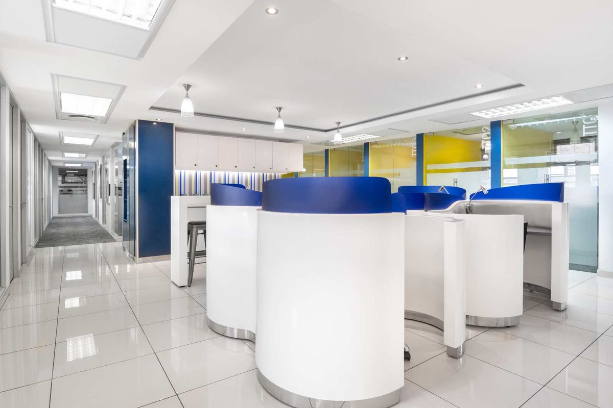 Coworking space in Regus Rivonia Village. - Photo 4