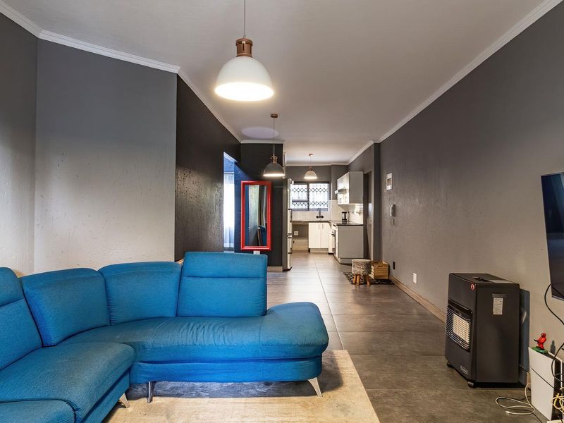 2 Bedroom Ground Floor Townhouse in Blackheath - Photo 9