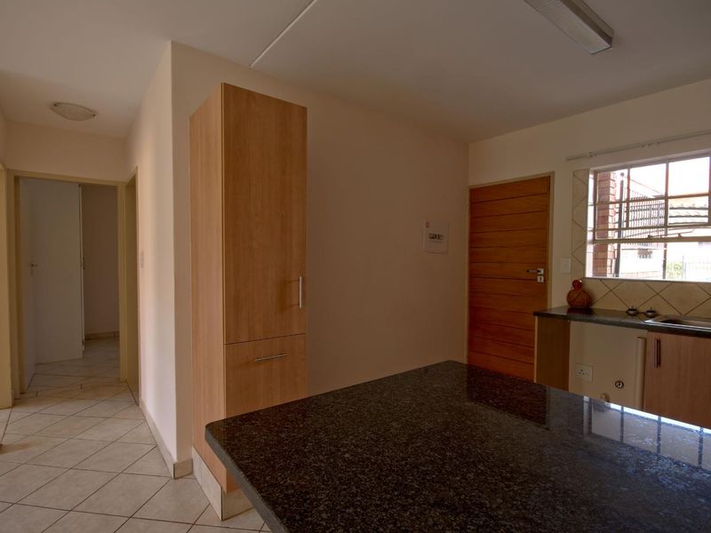 Perfect 2Bedroom ground floor apartment! - Photo 4