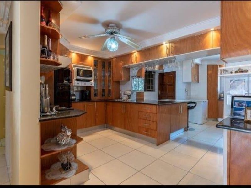 4 Bedroom House for Sale in Winchester Hills Johannesburg South - Photo 7