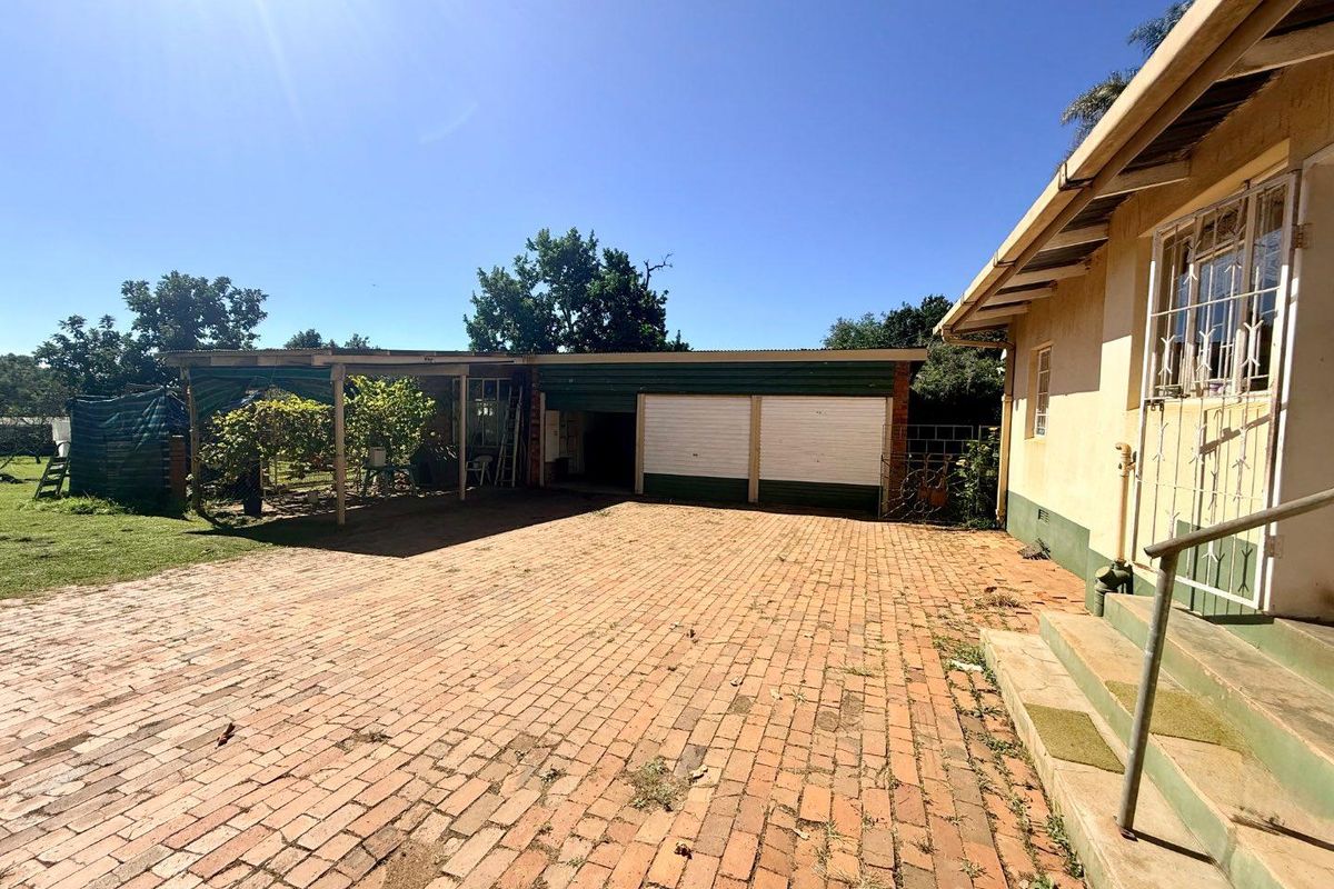 House for sale zoned Commercial in Paulpietersburg - Photo 2