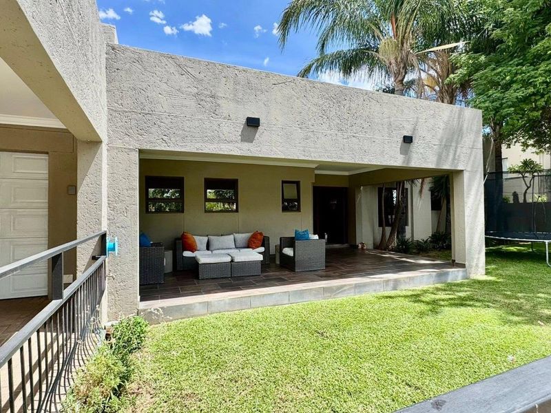 4 Bedroom House For Sale in Windhoek Country Club Estate - Photo 2