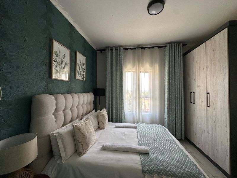 93 on New – Fully Furnished 2 Bed, 2 Bath Apartment - Photo 10