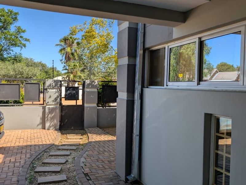 Five Bedroom House For Sale in Academia - Photo 10