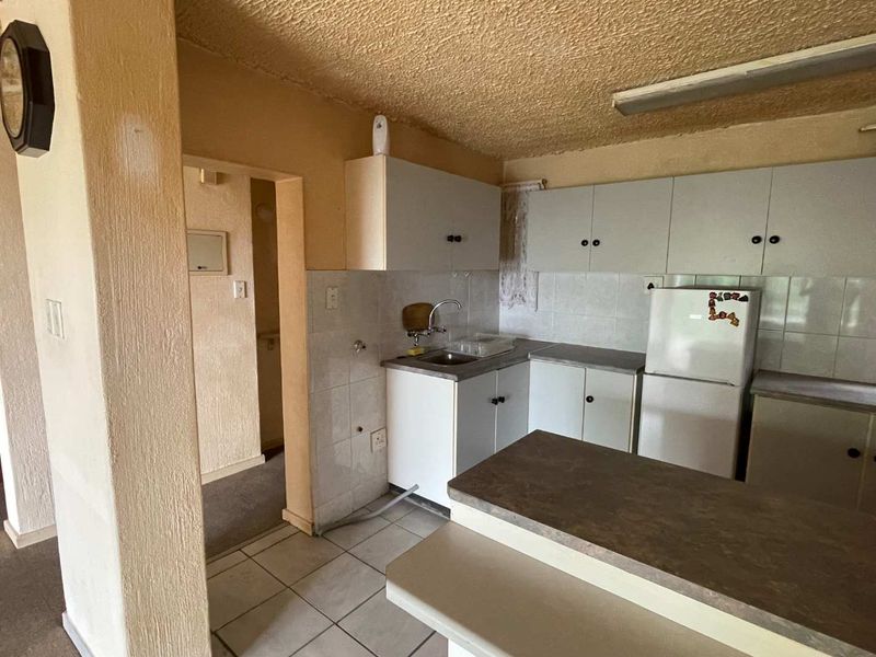 2.5 Bedroom very specious Townhouse in Silverton - Photo 8