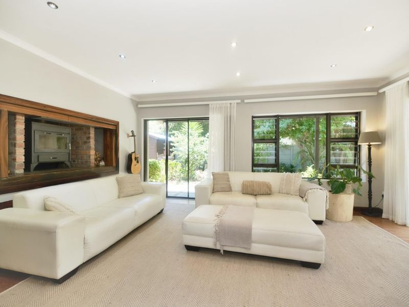 Vermont's hidden gem: 5 bedroom home with breathtaking views - Photo 8