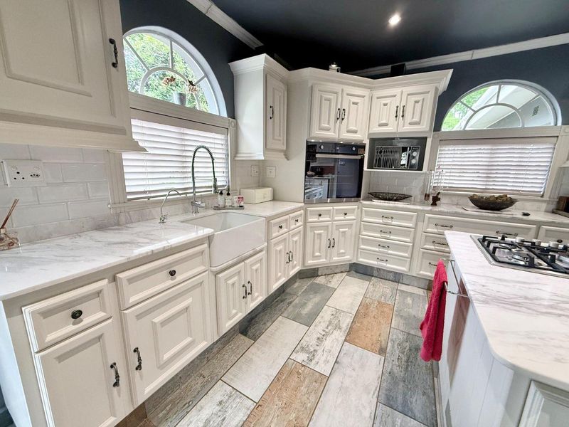 Beautiful 3 bedroom house with flat for sale in vryheid - Photo 5