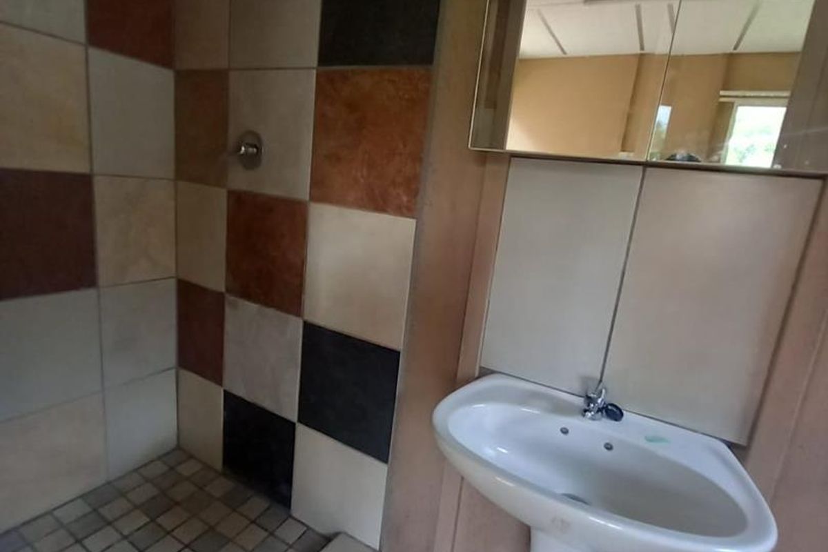 Charming 3-Bedroom Garden Cottage To Rent, Benoni North - Photo 5