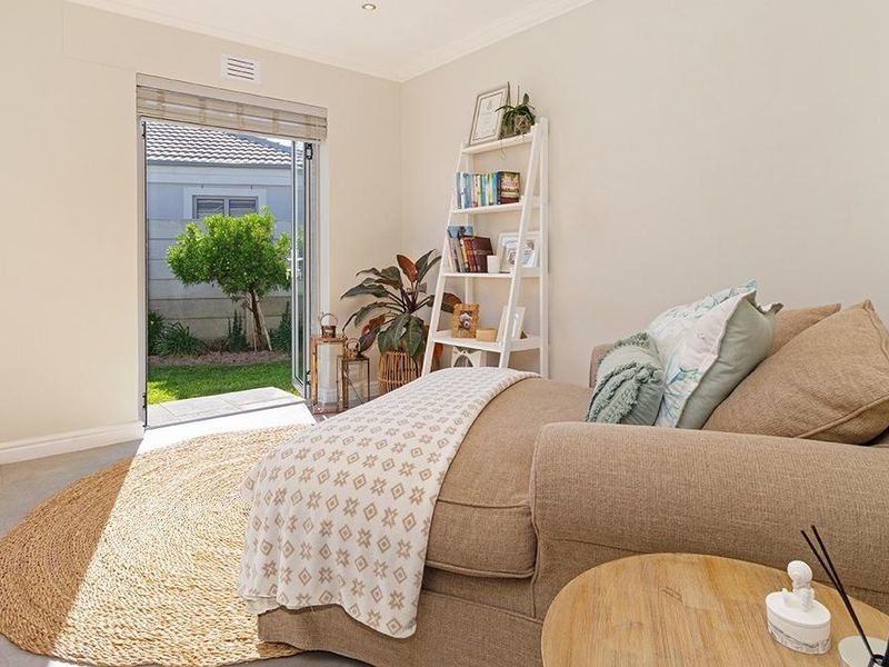 Beautiful Family Home in Sought-After Northridge Estate, Sunningdale - Photo 4