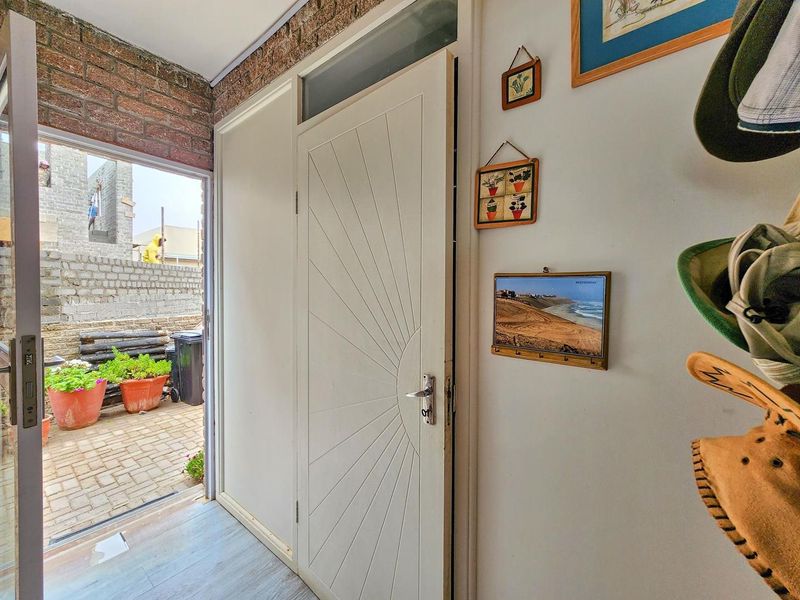 Ext 3 (North Dune), Henties Bay:  Beachfront Townhouse WITH FLAT is for sale - Photo 10