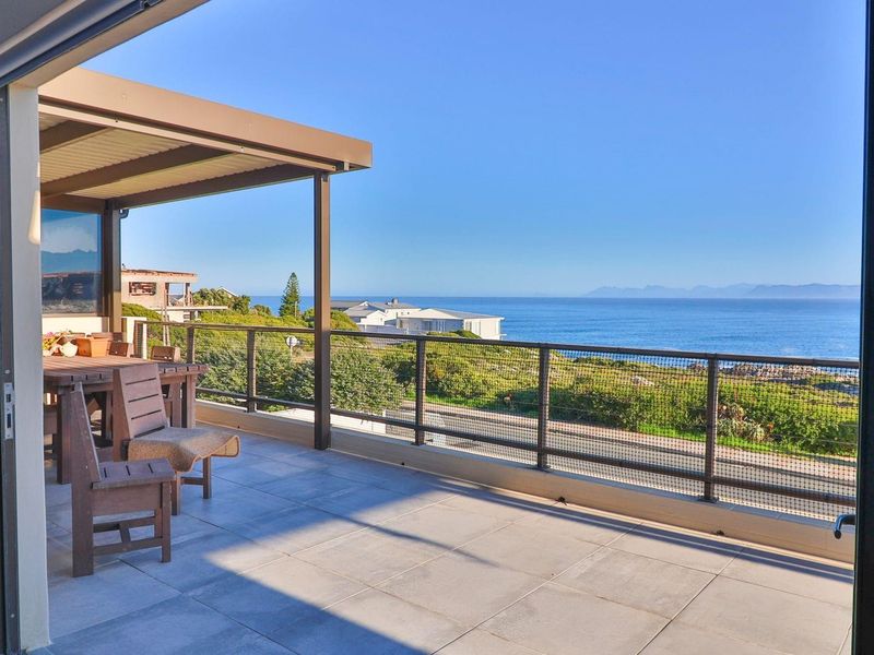 Sea, Style, and Space in De Kelders’ Most Sought-After Location - Photo 2