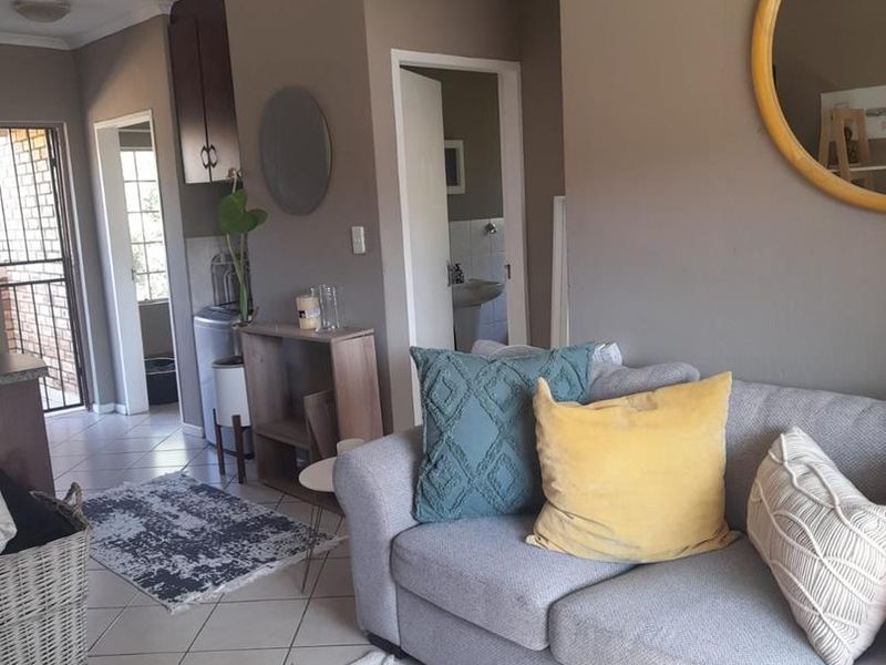 Discover Your Perfect Home in Roodepoort Honeypark Today - Photo 9