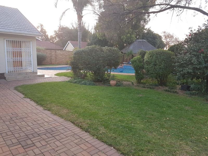 Large family home for sale in Kempton Park - Photo 8