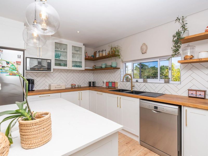 Family Home in Eco-Friendly Somerset Lakes! - Photo 8