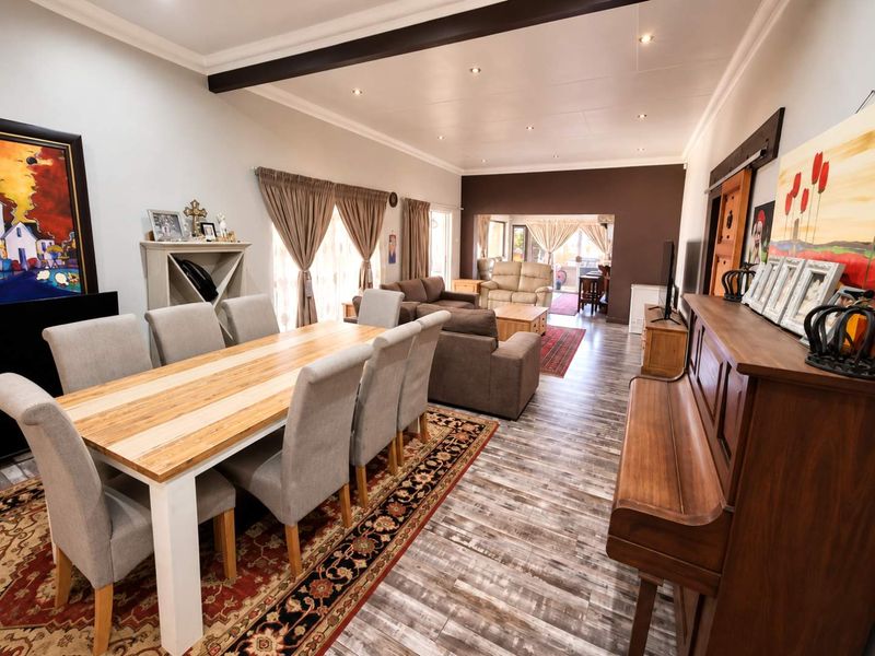 Family home with two flatlets as an extra income - Photo 6