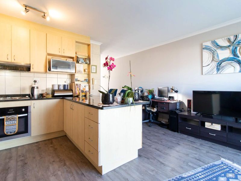 Seaside Escape – Coastal Comfort with Lifestyle Perks - Photo 10