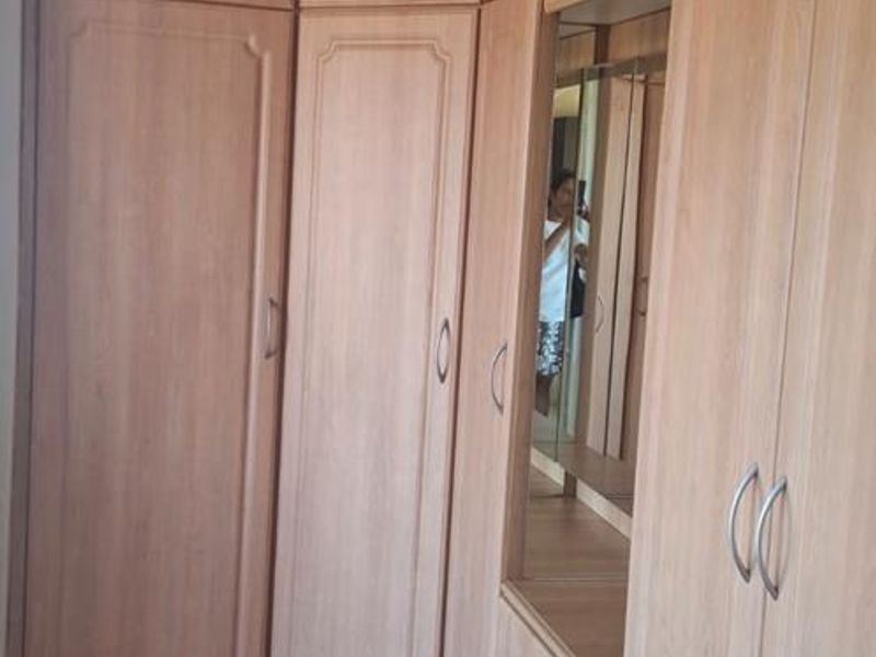 Spacious 3 Bedroom Flat with Sea Views - Photo 10