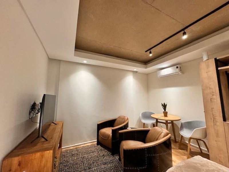 Modern Studio in Station House - Photo 7