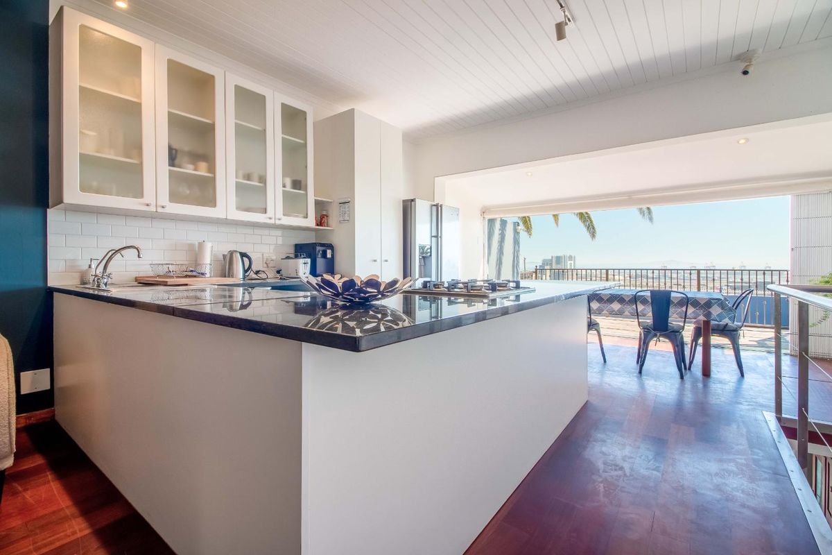 A spacious townhouse, perfectly placed on the outskirts of the City - Photo 4