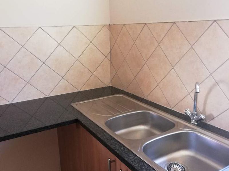 Stunning 1st Floor 2-Bedroom Simplex! - Photo 4