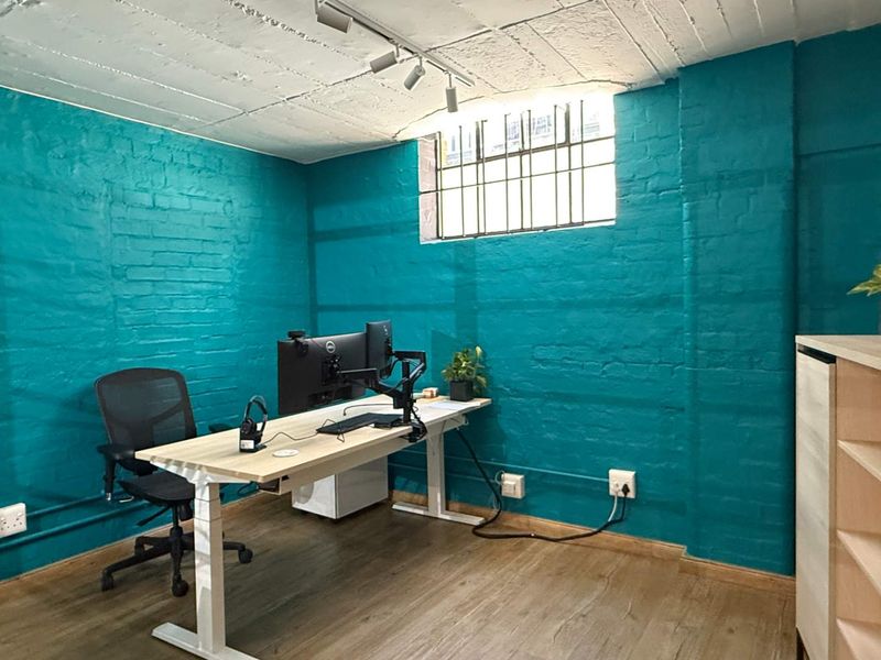 Dual Entrance 346m2 unit to let in De Waterkant - Photo 8