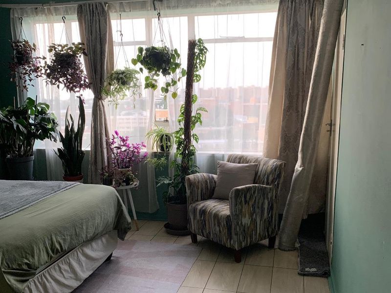 Spacious Apartment in Secure Majestic Towers, Parktown - Photo 4