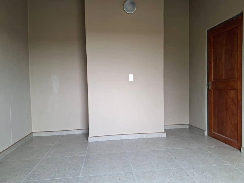 Office spaces for rent in Mavanze, Rundu - Photo 5