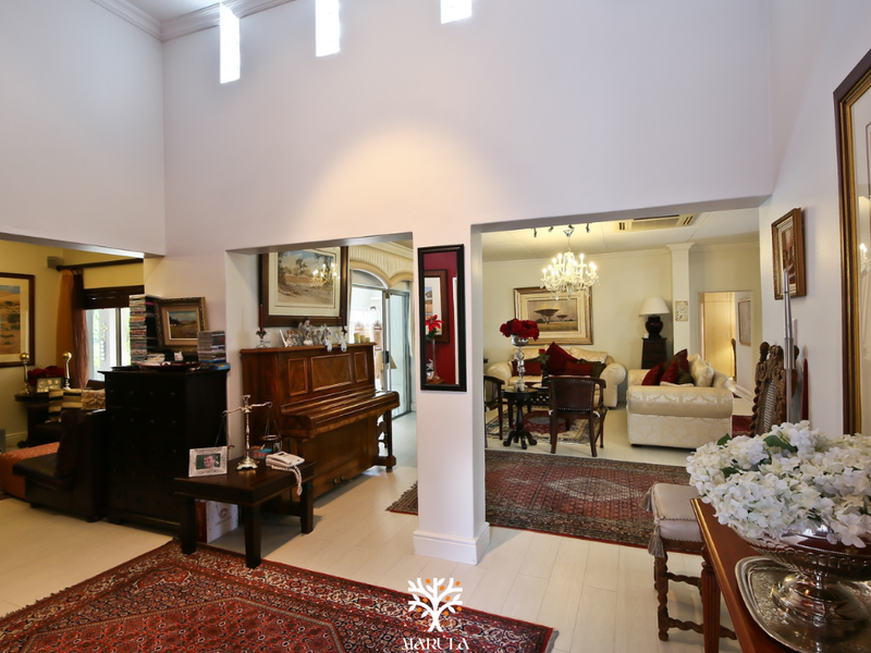 Exquisite 4-Bedroom Home with Entertainment Flair | N$9 200 000.00 - Photo 4
