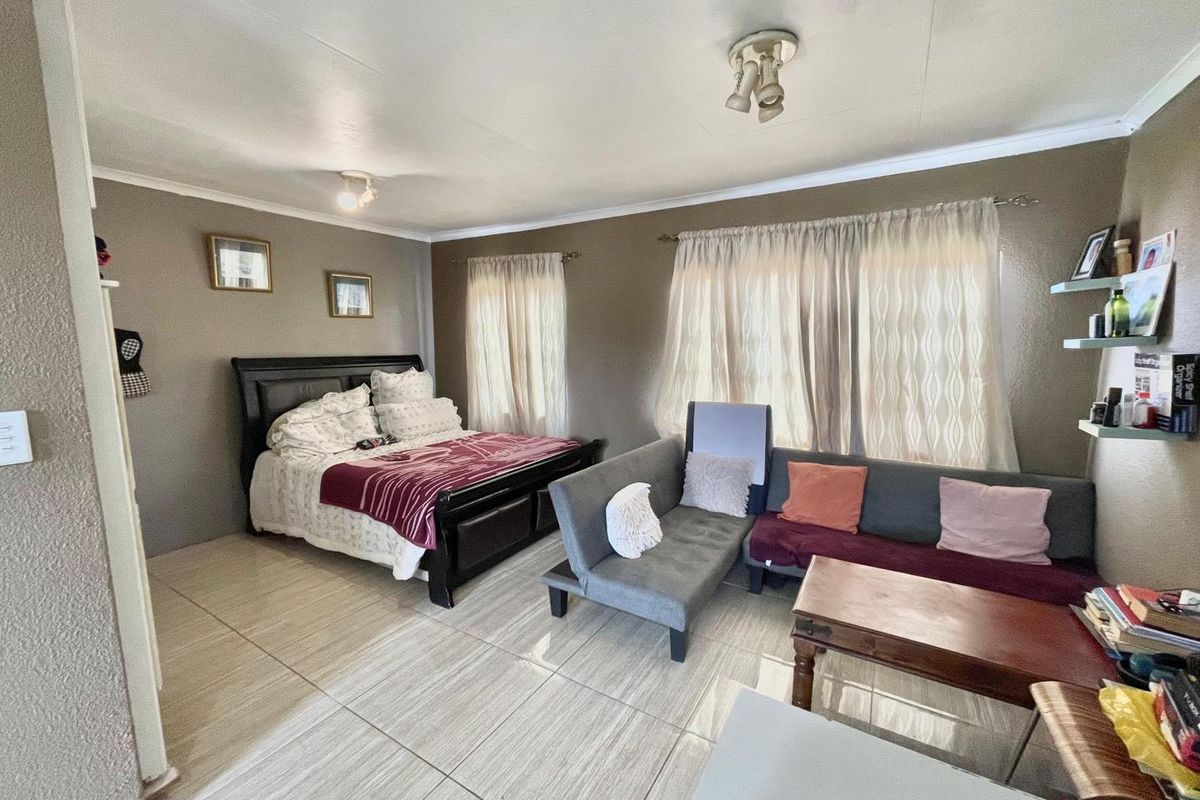 Perfect 1-Bedroom Haven: Open-Plan Living & Outdoor Bliss! - Photo 4