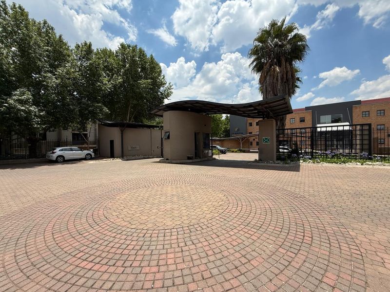 Prime Office Space Available for Immediate Rental in Illovo - Photo 9