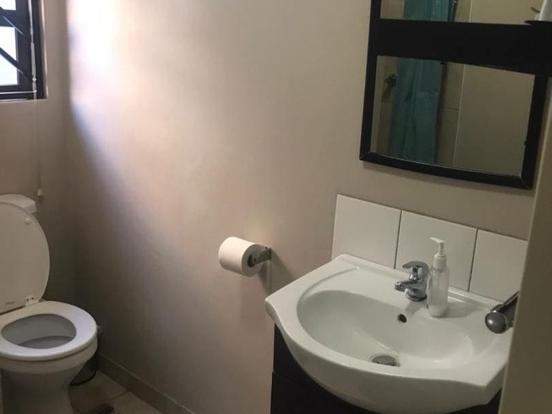 Modern Two bedroom town house for sale in Otjomuise 4 - Photo 6