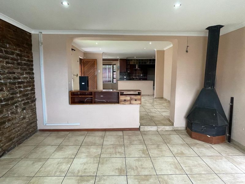 Great family home - Photo 7