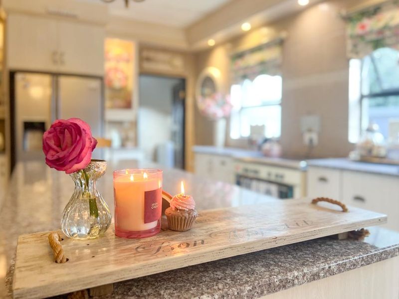 Rare find single level family home in Midfield Estate - Photo 3