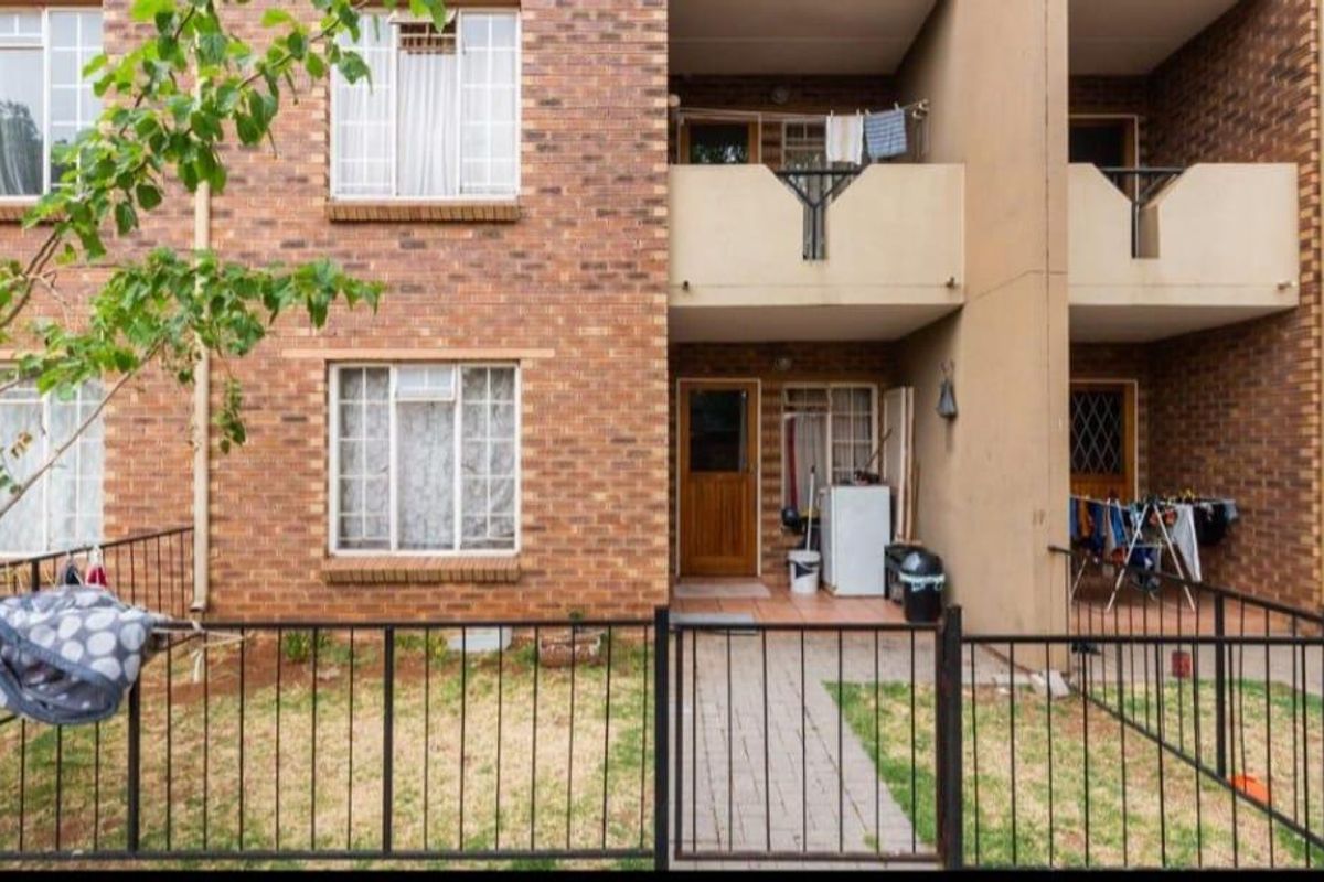 2 Bedroom Apartment for Sale in Pebble Falls - Photo 2
