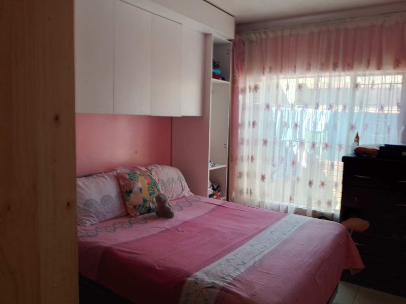 Family-Friendly - Photo 5