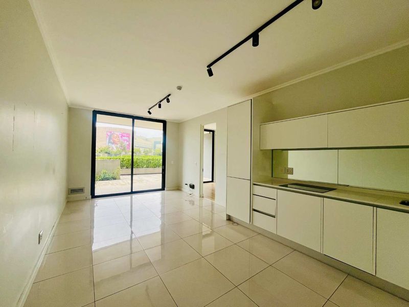Luxury one bedroom , ground floor apartment for rent at Ellipse Waterfall - Photo 2