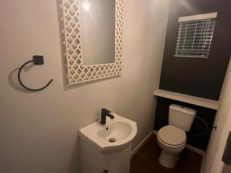 Seize This Gem: Stylish 2 Bedroom Duplex in Prime Quellerina! - Photo 6