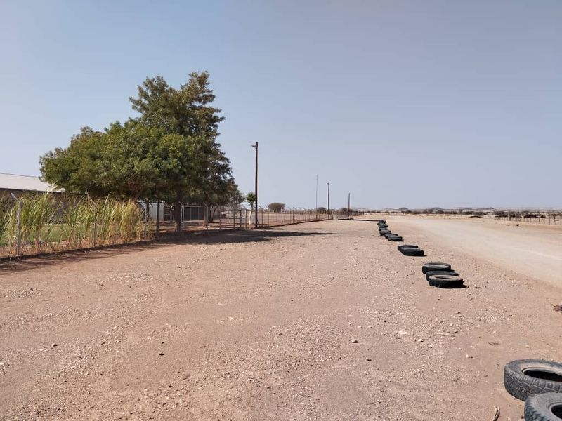 PERFECTLY LOCATED INDUSTRIAL ERF FOR SALE IN MARIENTAL – 2 OPTIONS!! - Photo 4