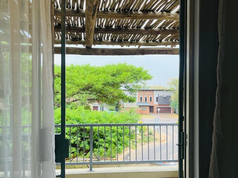 2 Bedroom Apartment For Sale in Leeuwenhof - Photo 7