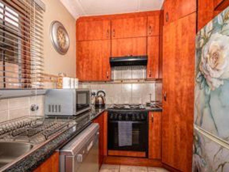 Stunning 3-Bedroom Family Home in Meyersig - Photo 3