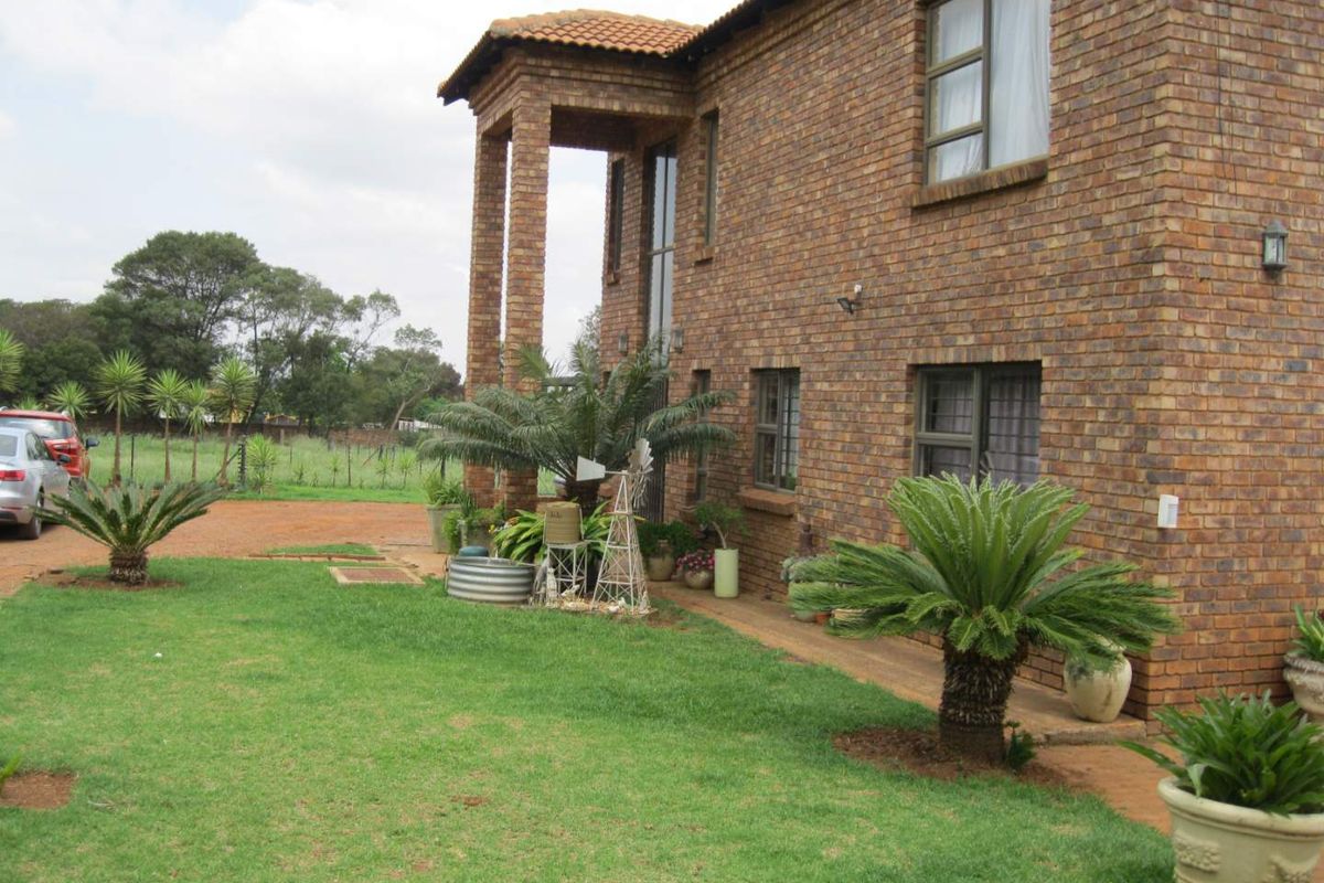 Farm and Lucrative Investment property for a developer at Rietvlei View Estate - Photo 2