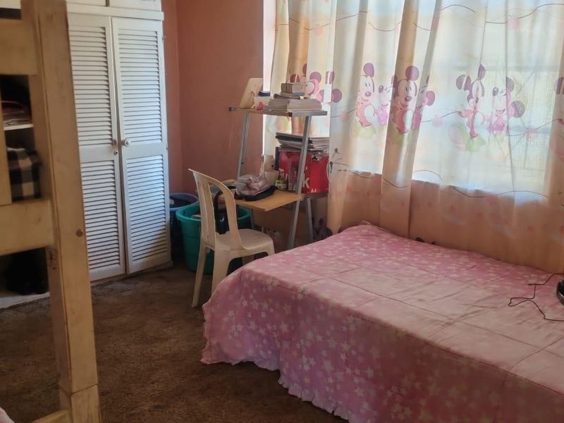 Kenilworth, 2 Bedroom house with flatlet and pool - Photo 5