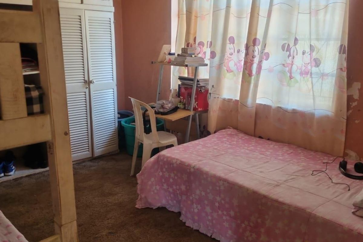 Kenilworth, 2 Bedroom house with flatlet and pool - Photo 5