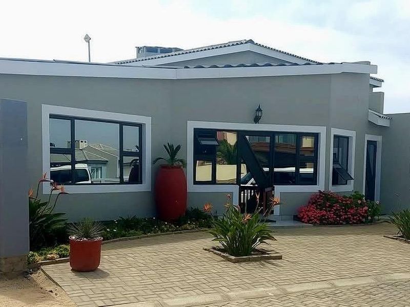 “Modern Double-Story Coastal Home with Flat – Henties Bay Ext. 11” - Photo 2