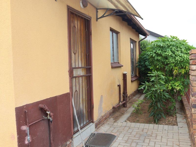 A home for start up family - Photo 2