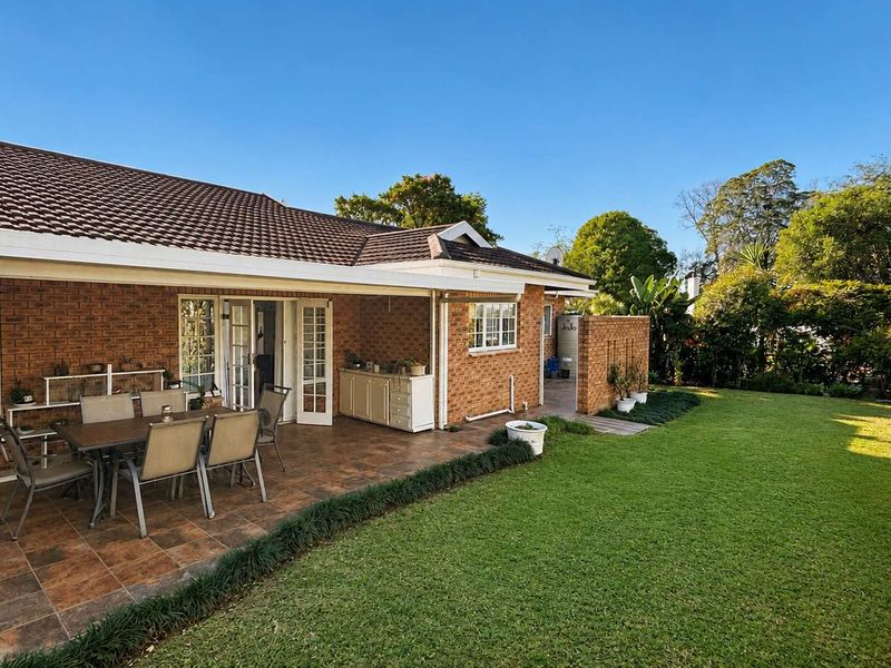 Peaceful over-50s living with solar, beautiful gardens and a lifestyle you can slow down into. - Photo 9